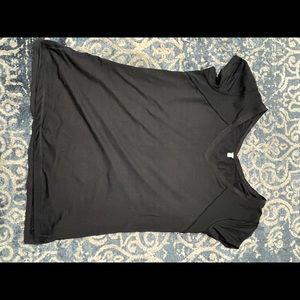 Lululemon Size 8 Short Sleeve No Stink with Silver